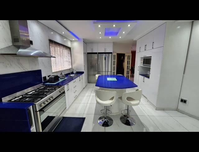 4 BEDROOM HOUSE FOR SALE IN MALVERN